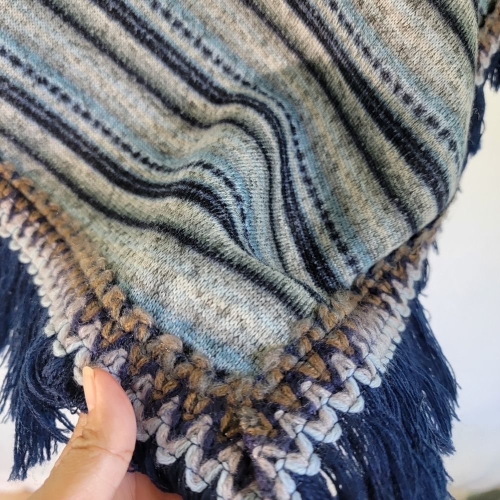 Women's Southwestern Boho Blue/Gray Striped Turtleneck Poncho One Size Fringed - Picture 5 of 10